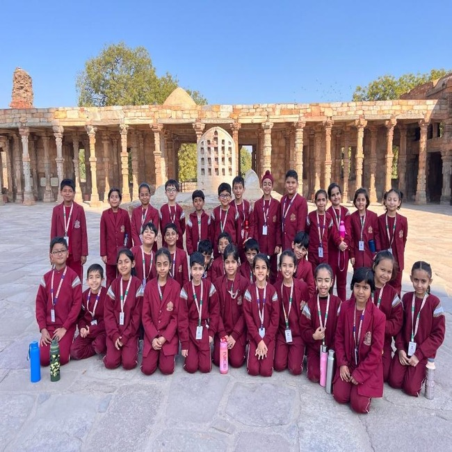 Class 3 Visits Qutub Minar